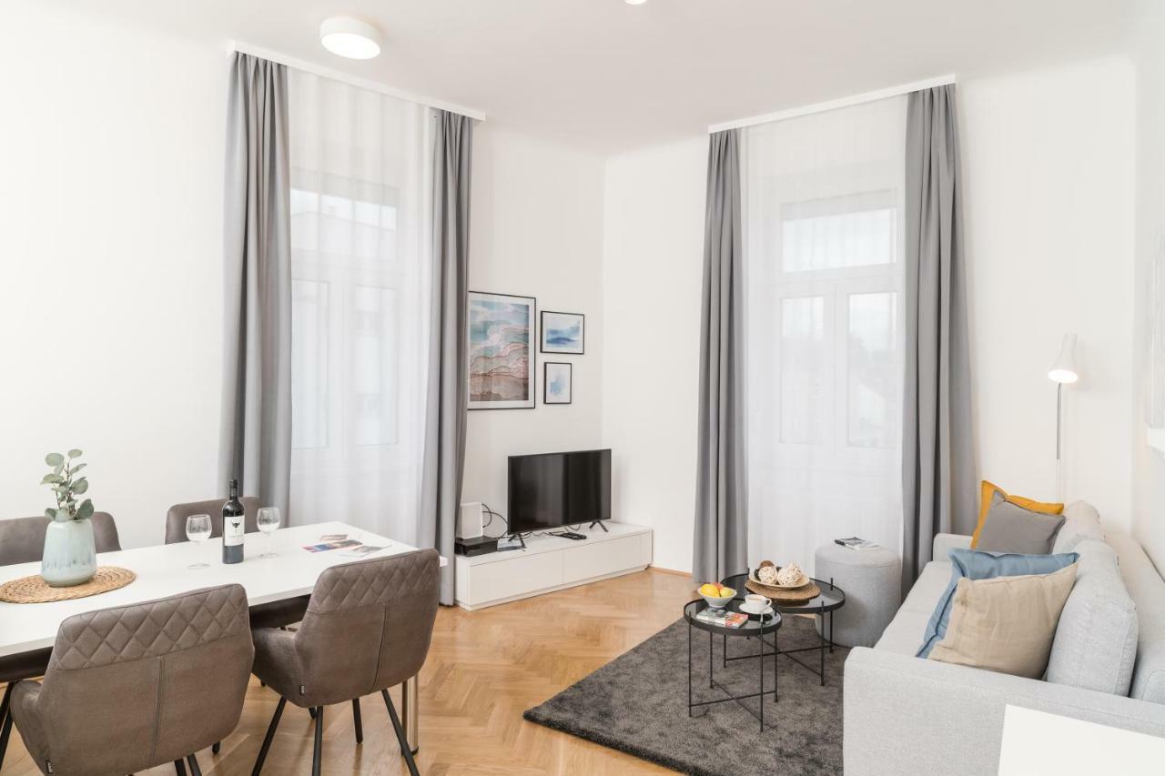 Apartment Stadlau Live By Ichbucheat Wien