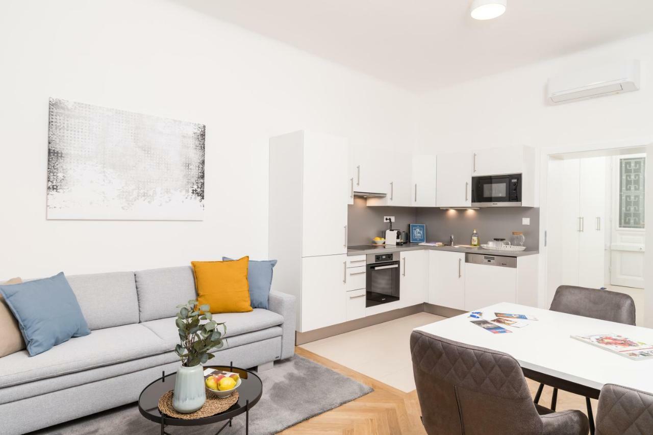 Apartment Stadlau Live By Ichbucheat